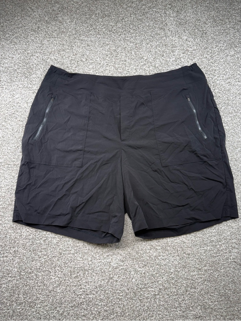 Women's Athleta Trekkie North Black Athletic Zipper Pockets Hiking Shorts Sz 20